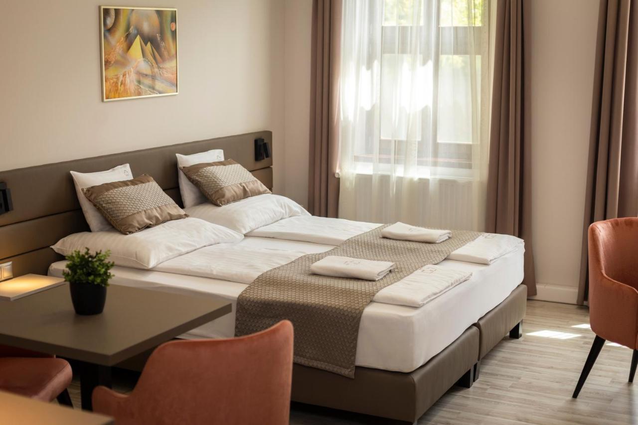 Vegvar Spa Apartman Гюла Екстериор снимка
