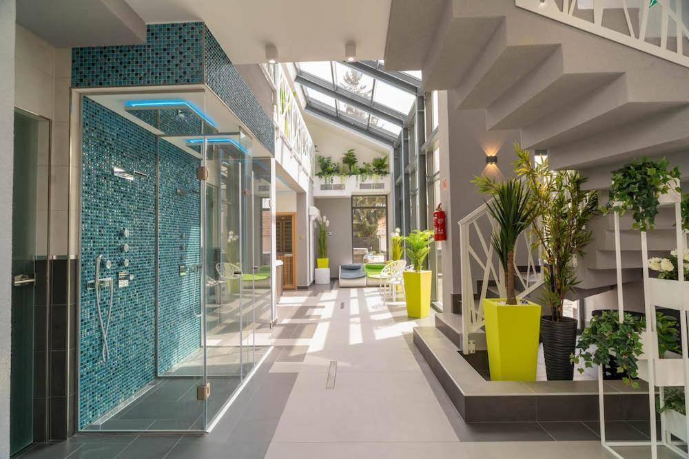 Vegvar Spa Apartman Гюла Екстериор снимка