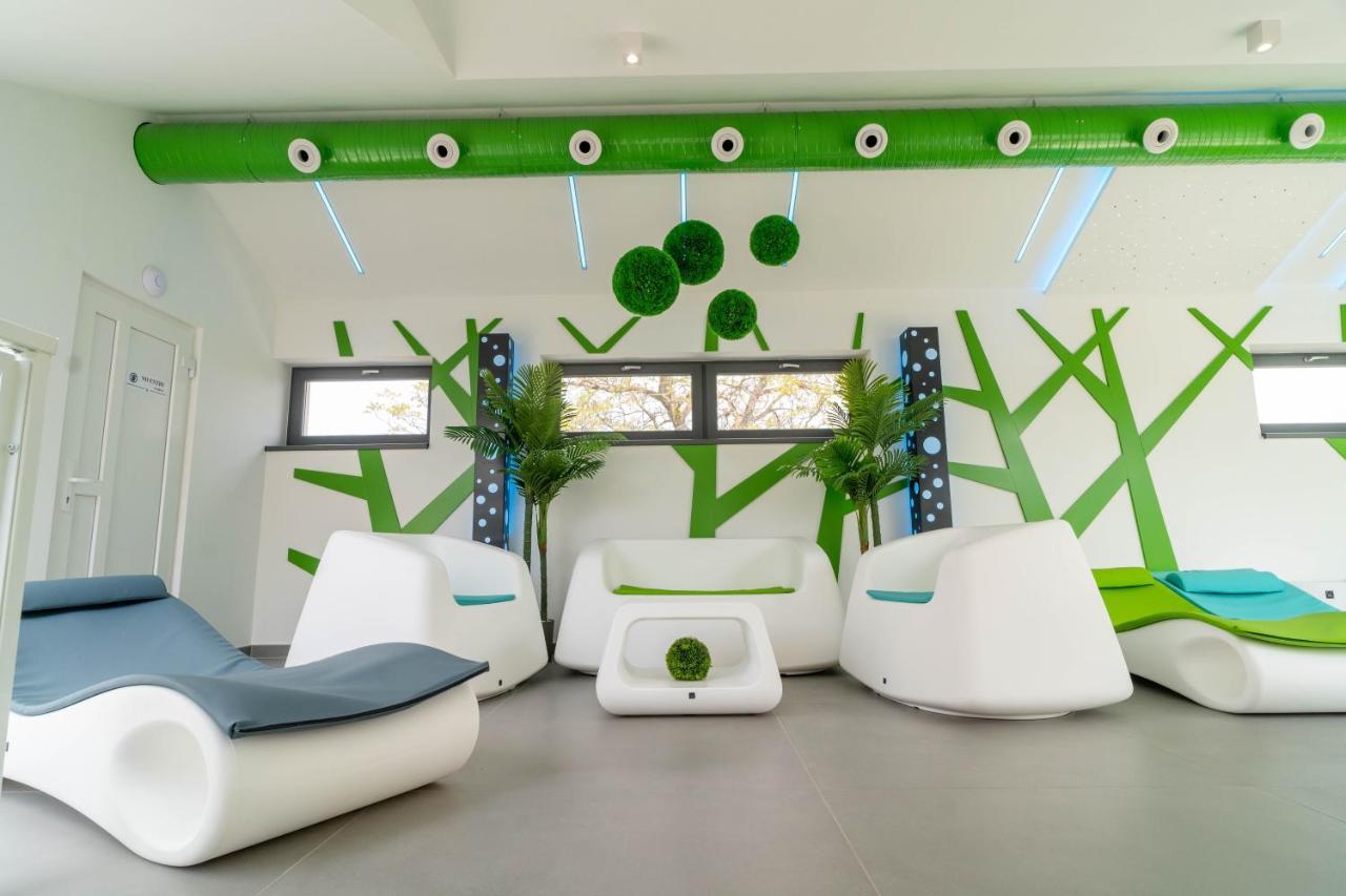 Vegvar Spa Apartman Гюла Екстериор снимка