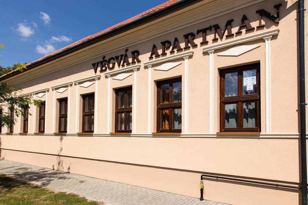 Vegvar Spa Apartman Гюла Екстериор снимка